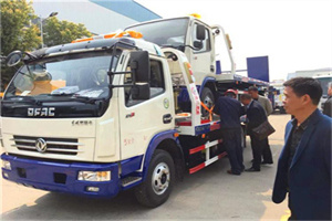 河源汽车道路救援拖车价格